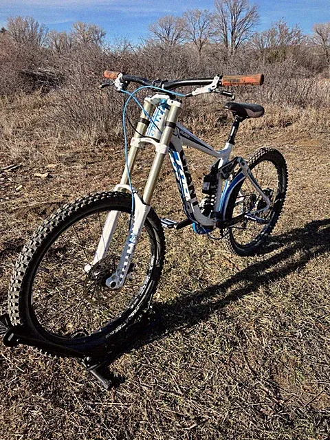 2011 Giant Glory 1 Full Suspension Mountain Bike ￼