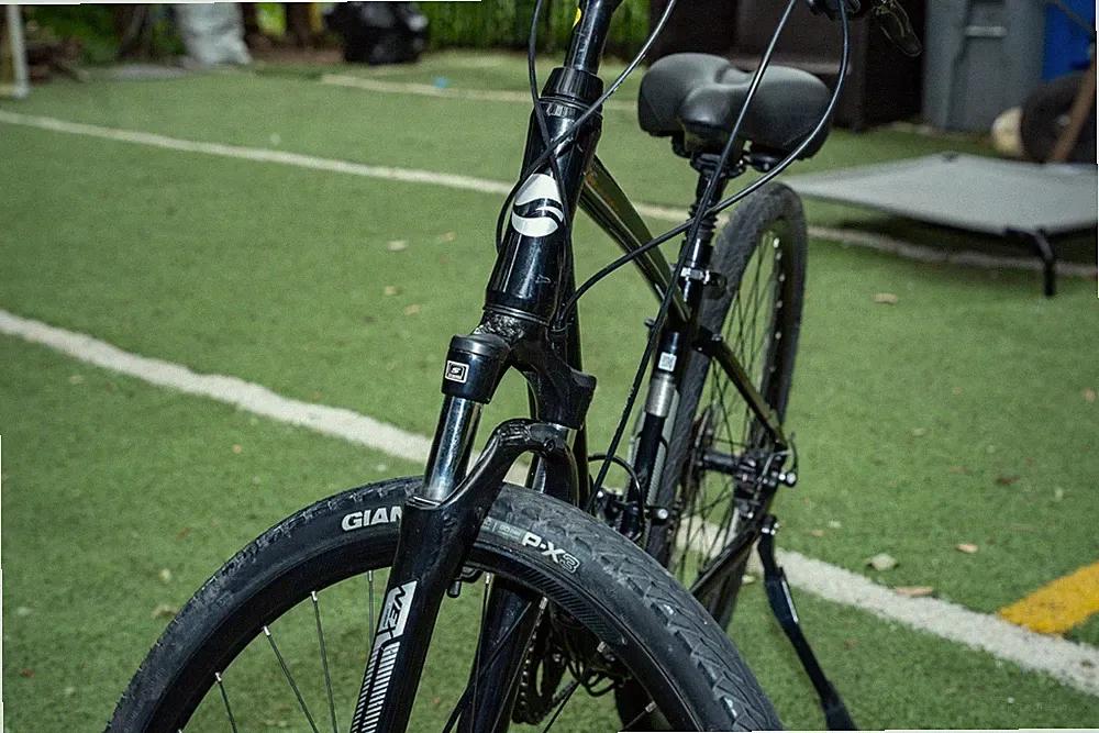 2020 Giant Cypress DX Hybrid Bike (Small) Black Disc Brakes + Kickstand