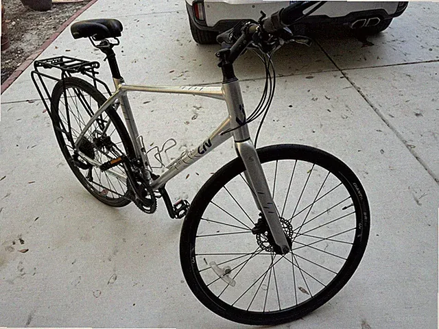 2020 Giant Thrive Liv Womens Large Fitness Hybrid Bicycle