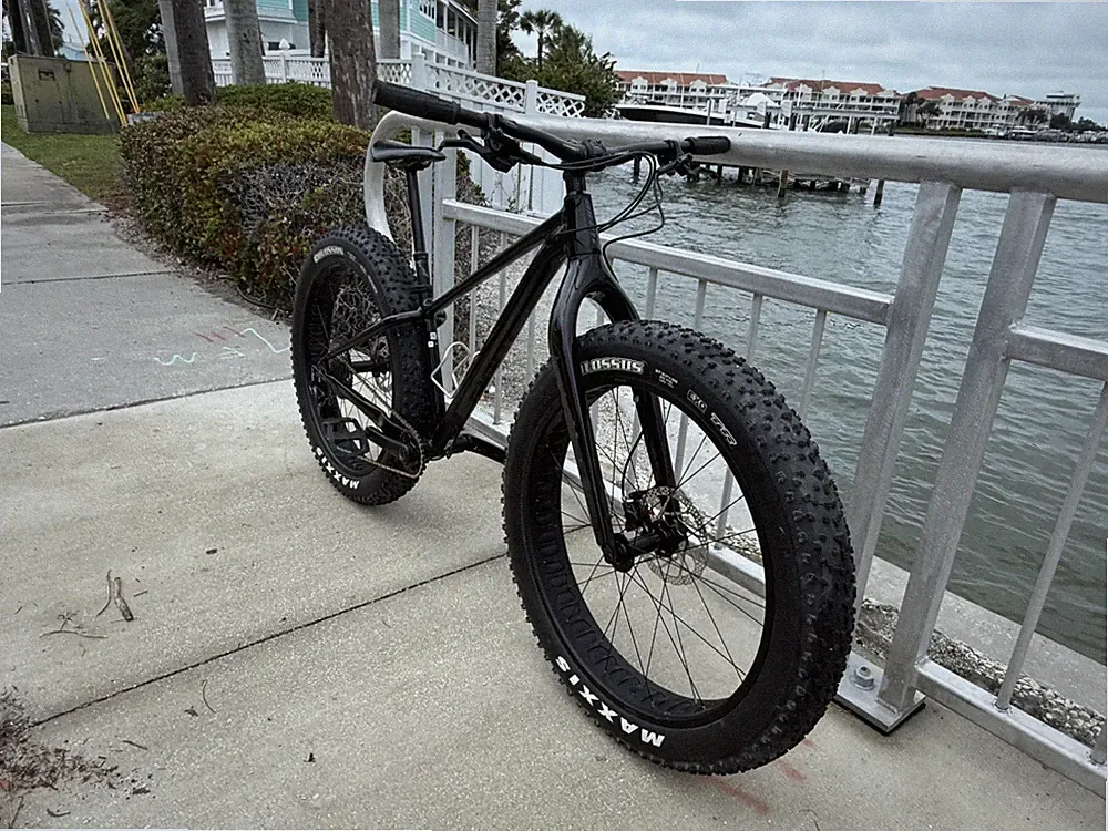 2021 Giant Yukon 2 27.5 FAT Tire BIKE Size Small in FLORIDA