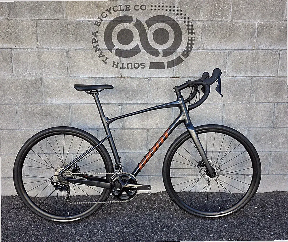 2025 Giant Gravel Bike (58cm) Shimano 105