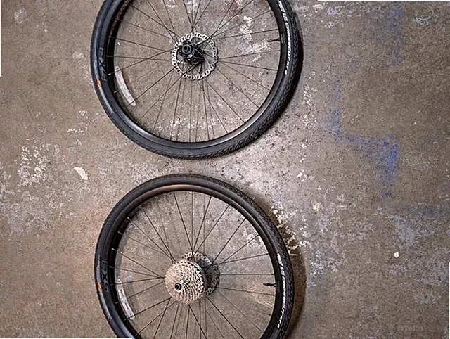 700c Giant 2XS Wheelset With 11/34 Casette Disk Brake BRAND NEW