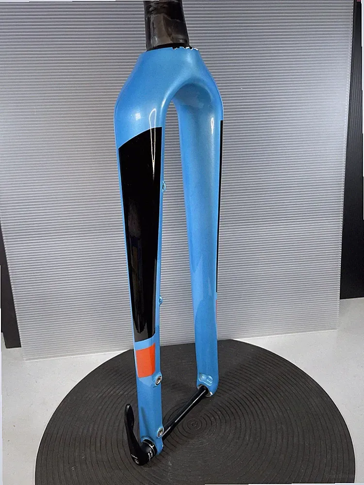 Carbon Fork Giant 1 1/4" Tapered Steer 220mm long Gravel 100mm x 12mm Disc Only