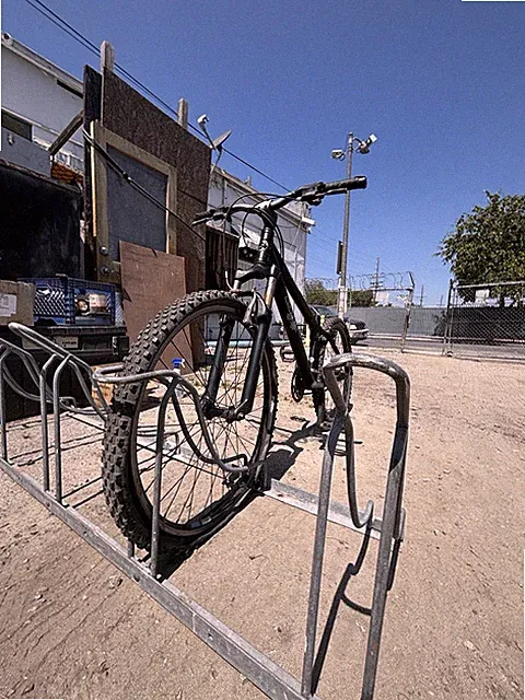 Giant 26 Inch Wheel Size 24 Speeds Mountain Bike Giant Stp Sold As Is