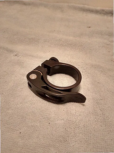 Giant 35mm Black Bicycle Seatpost Clamp in Excellent Pre-owned Condition