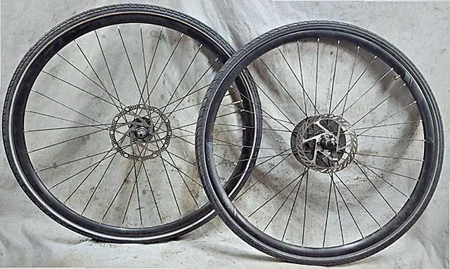 Giant 700c Hybrid Road Bike Wheel Set 8 Speed Hyperglide QR 6-Bolt Disc Commuter