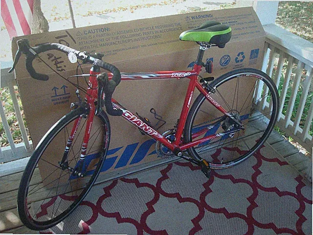 GIANT ADVANCED 2 SUPER LIGHT AERO COMPOSITE LARGE SIZE ROAD BICYCLE RED