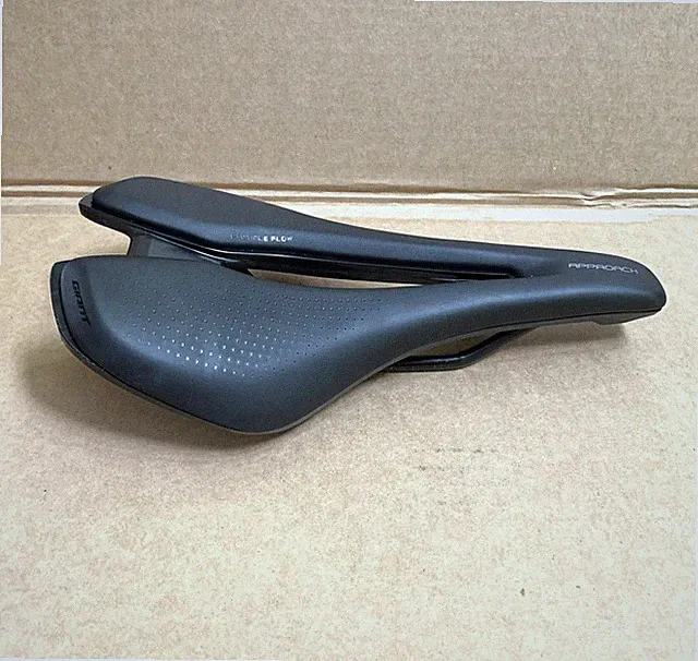 Giant Approach Road MTB Saddle 270 x 145 mm - USED
