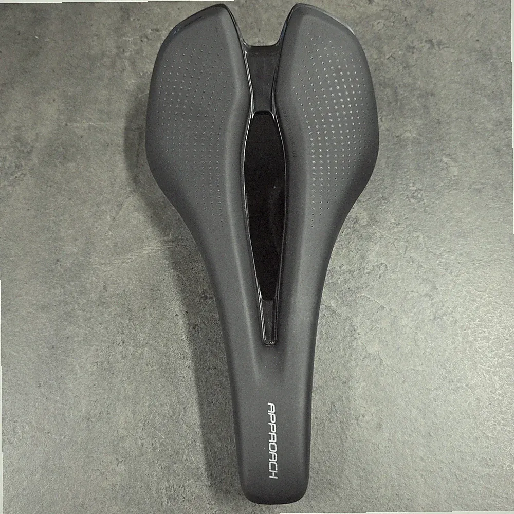 Giant Approach Saddle Gravel Road Bike