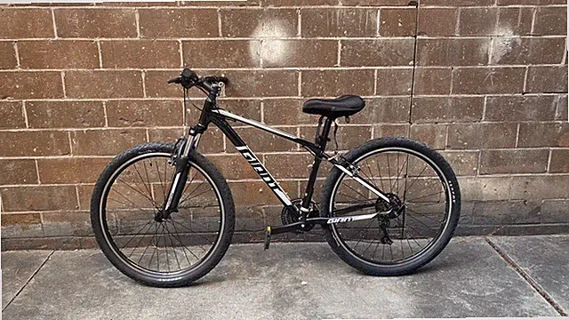 giant atx mountain bike, 21 Speed, Aluminum, 27.5 Inch Wheels