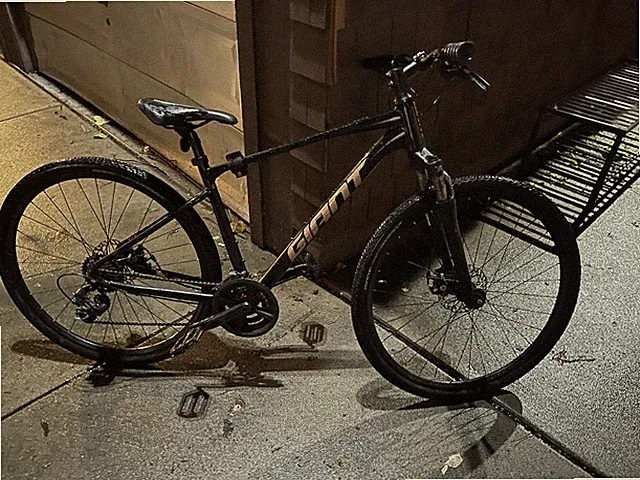 Giant Bike With Some Scratches Good Condition
