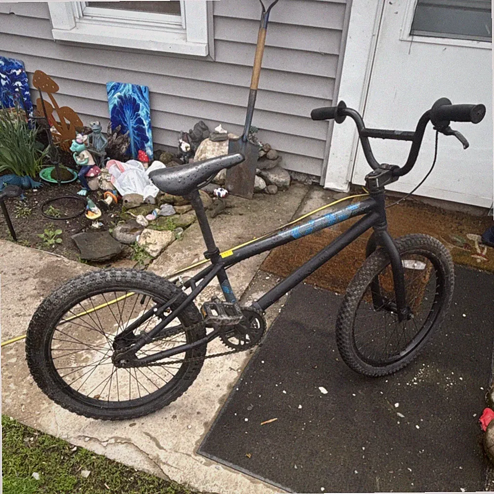 Giant BMX Bike 20 in Black Steel Frame BMX Bars Unisex Adults 1 Speed Used