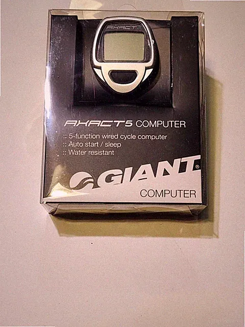 Giant Brand Axact 5 Cycle Computer Speed, Trip Distance, Odometer, Clock