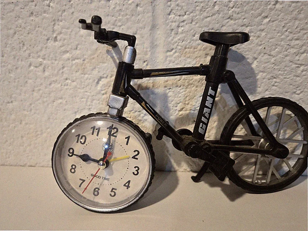 Giant Brand Bicycle Clock Used Not Working Needs Mech Condition Good