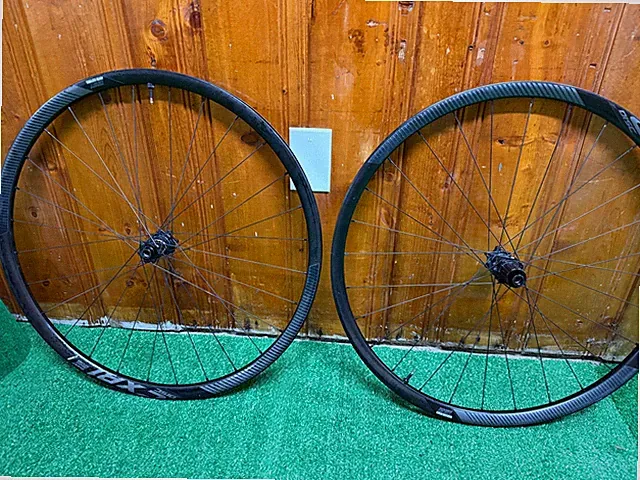 GIANT CXR1 CXR 1 Tubeless CARBON Thru Axle DISC Wheelset road or cyclocross 700c