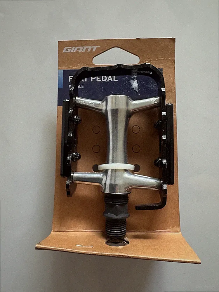 Giant Domain Bicycle Pedal . Flat Pedal. Unused Allen Key And Open Stem