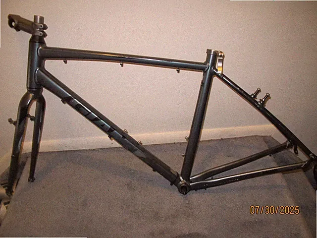 Giant Escape Aluminum Hybrid Bike Frame/Fork Medium