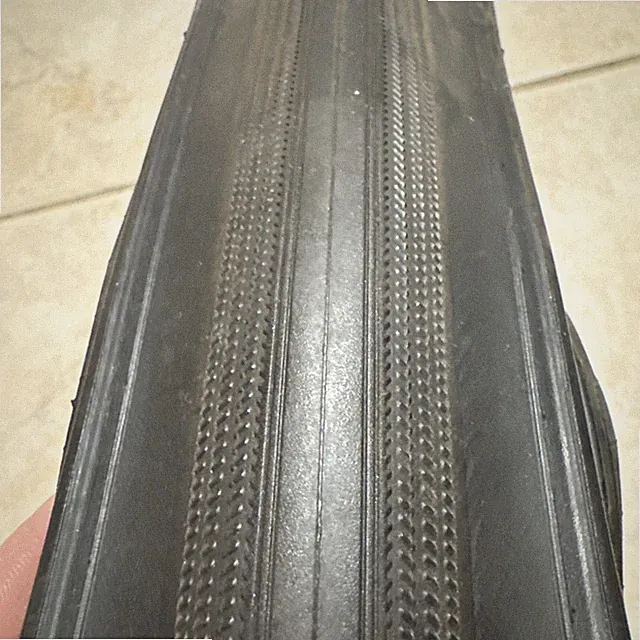 Giant Gavia Course 1 700 x 25C 60 TPI Tubeless System R-Shield Road Bike Tire