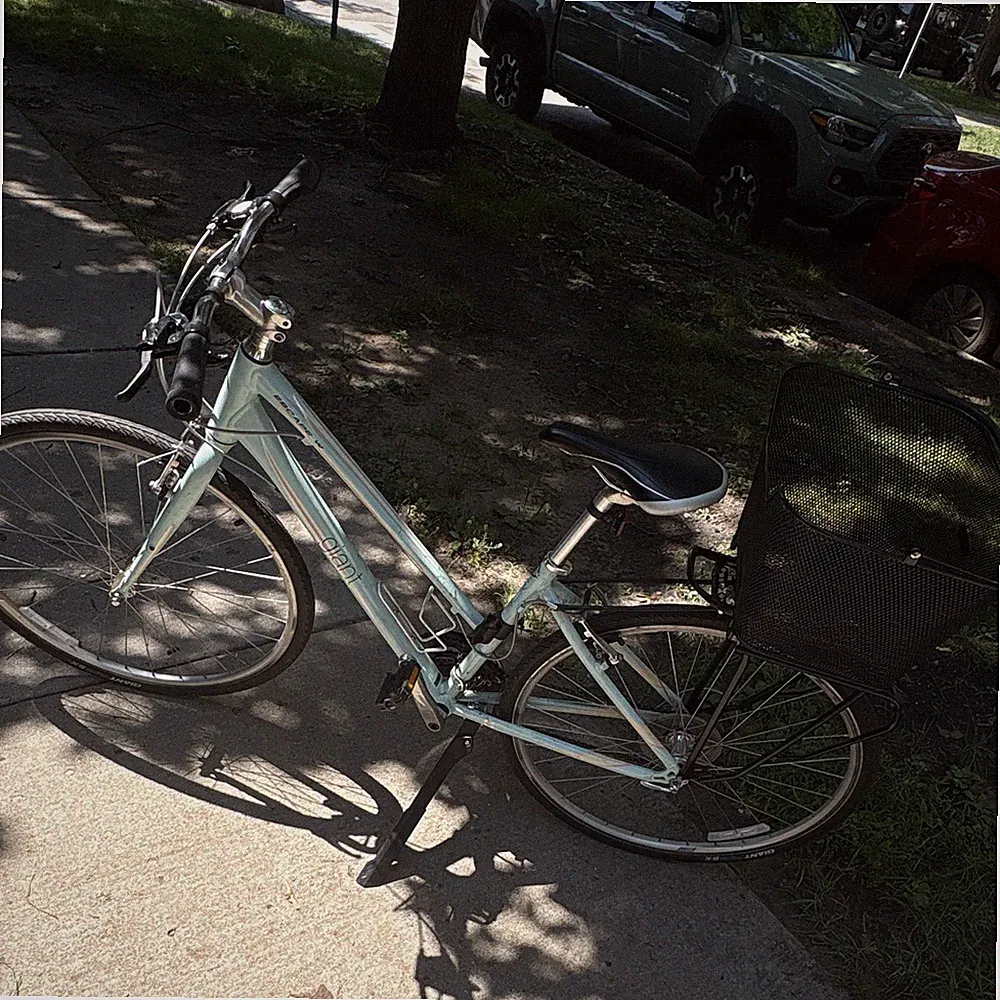 Giant Light Blue City Bike w/ Basket, Kickstand & Riser Handlebar Used