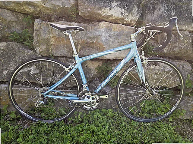 Giant OCR3 Compact 700C Blue Road Bike Drop Bar Rim Brake Derailleur Gears