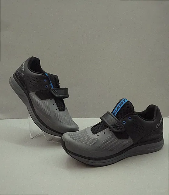 Giant Orbit Fitness Cycling Shoes 11 Black Gray Biking Unworn Missing Laces
