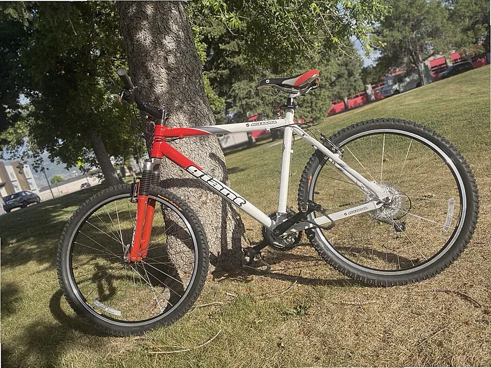Giant RINCON/IGUANA Mountain Bike 21" Frame - Great Condition