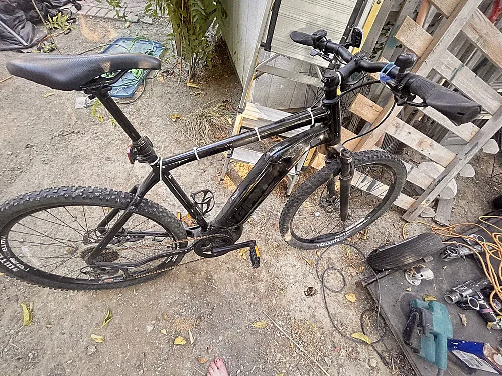 Giant Roam E+ GTS Electric Assist Bicycle - Large, Black