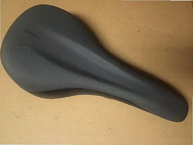 GIANT ROMERO Bicycle Saddle Seat Grey Black Particle Flow Mountain Bike MTB ATB