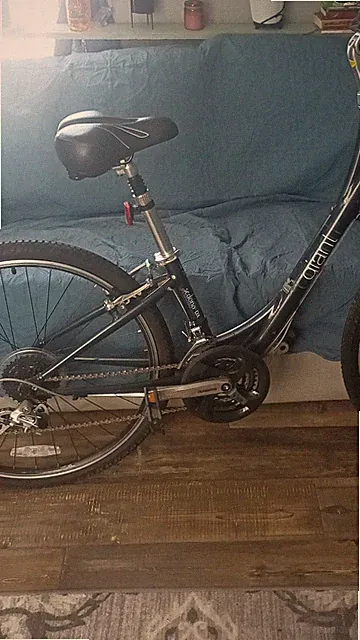 Giant Sedona DX Hybrid Bike 700C Black V-Brake Derailleur Aluminum Front Suspen...