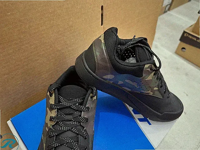 Giant Shuttle Flat Mens CAMO 41 EU 8 US Free Ride Trail Mountain Cycling Shoe