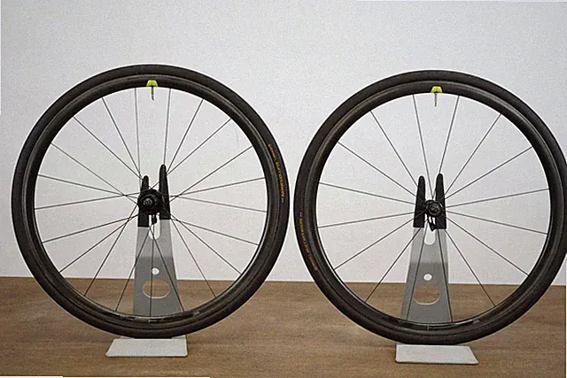 Giant SLR 1 Carbon Tubeless Rim Brake Wheelset Shimano/SRAM 11 Speed