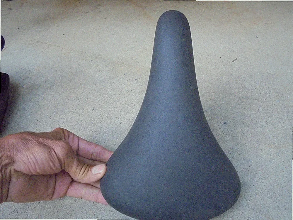 Giant standard width Saddle Bicycle Seat With Supportive Gel 10.5"x 7"