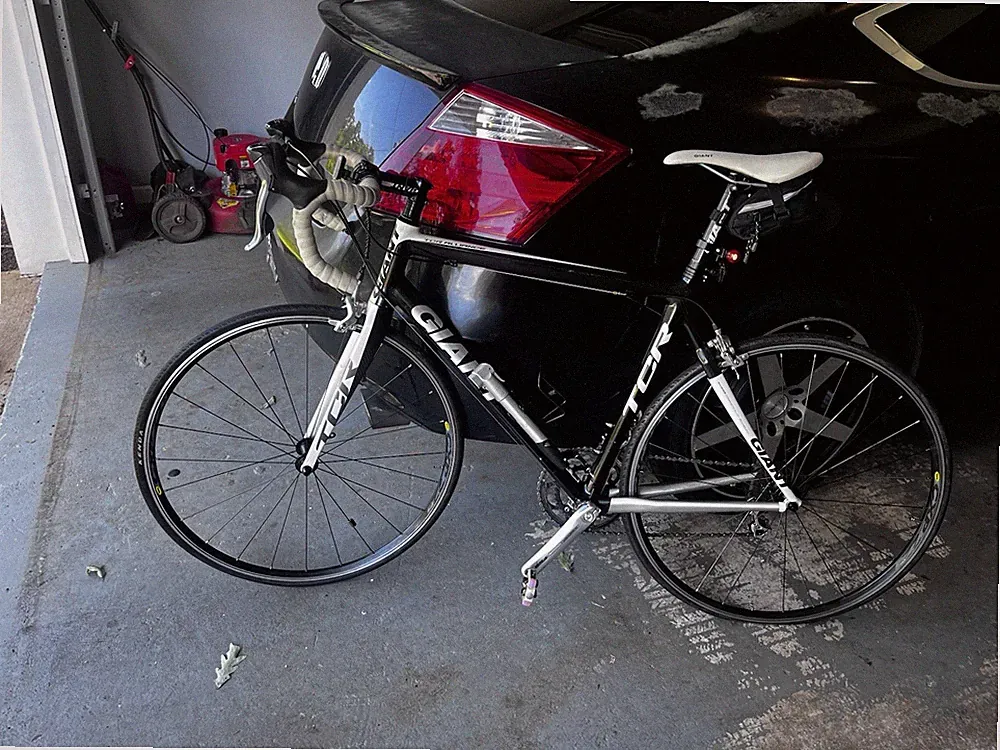 Giant TCR Alliance Road Bike – Composite/Alloy Technology