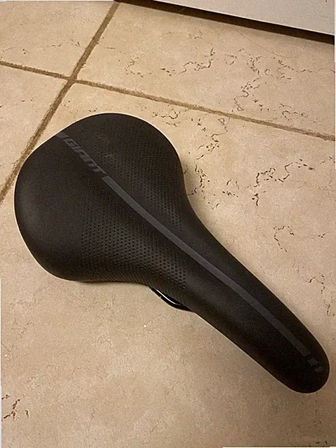 Giant Velo Cycling bike Saddle seat, Black for road triathlon bike