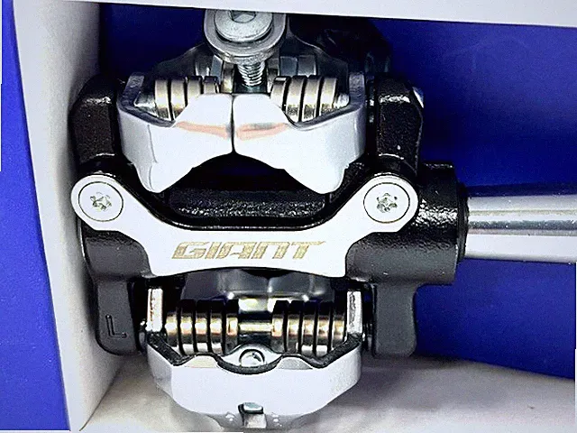 Giant XC Pro Clipless MTB Pedals Black Silver Aluminum Cr Mo Axle