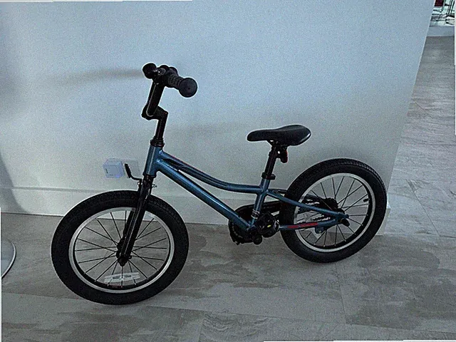 Nearly New! 16" Giant Animator Kids Bike - 1 Month Old, Original Invoice Include