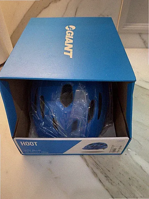 New in Box Giant Bicycle HOOT Cycling Bike Helmet Blue - Youth/Adult S/M 50-55cm