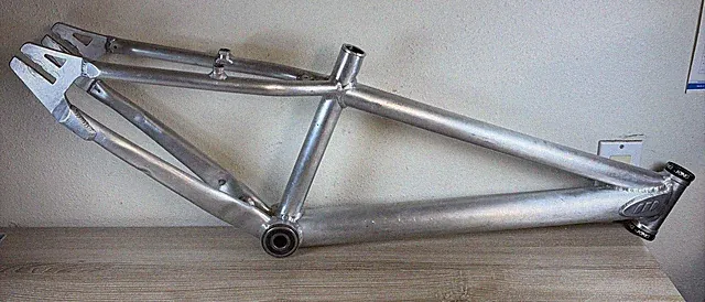 RARE HOLY GRAIL JUMBO MEGA TUBE MOSH PRO XL ALUMINUM BMX FRAME G7005396 KING