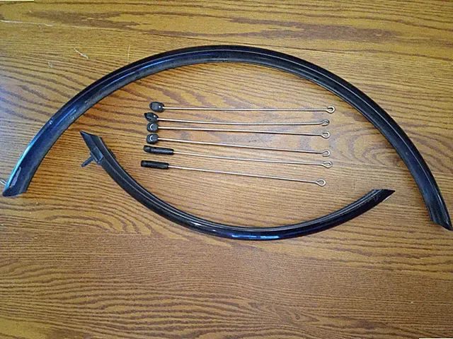 Vintage Giant 26" Full-Coverage Bicycle Fender Set – Black with Chrome Logo