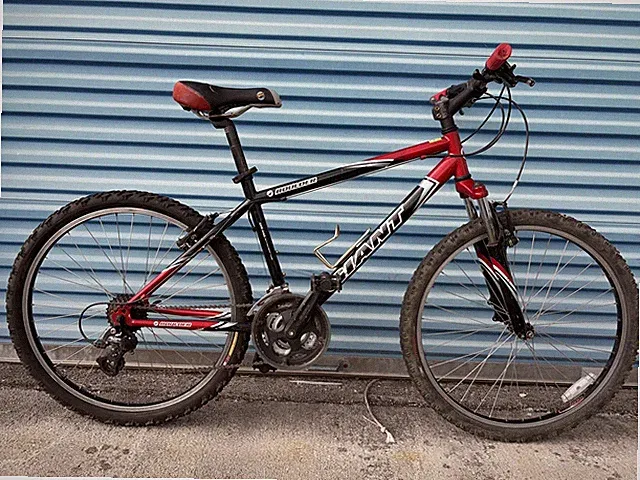 Vintage Giant Boulder Mountain Bike - Steel 17 in Frame - 26 in Wheel - 21 Speed